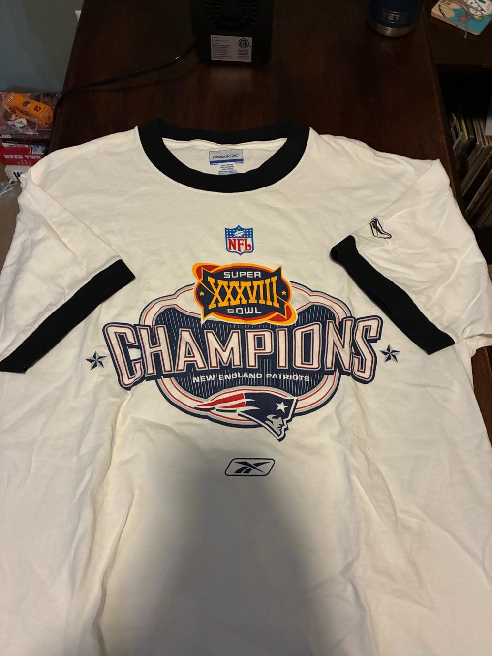 Reebok White and Navy New England Patriots Super Bowl XXXVIII Champions T‑Shirt
